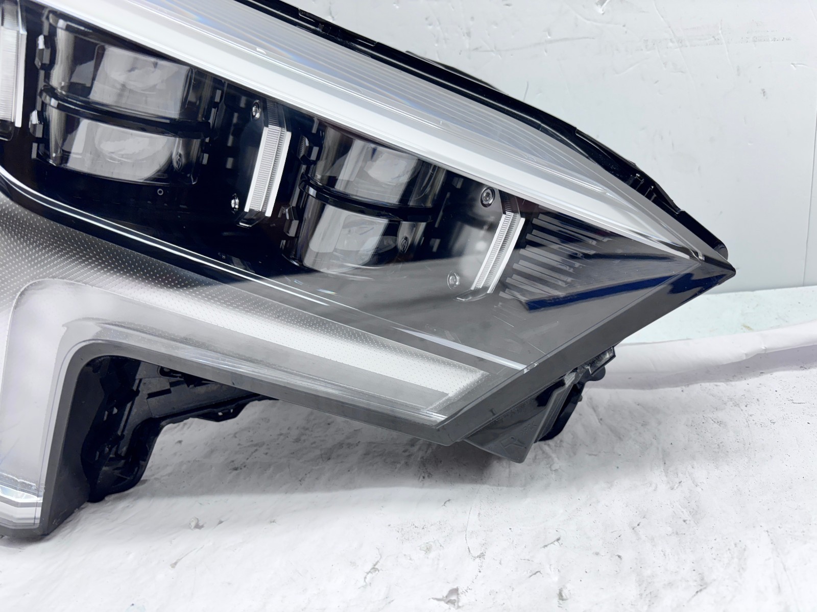 2022 2023 2024 2025 TOYOTA SEQUOIA LED PLATINUM FRONT RIGHT OEM HEADLIGHT Item image 2