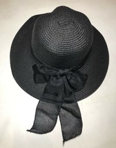 Beach Ribbon Church Bow Women&#39;s Packable Chin Strap Cloche Paper Sun Hat - Black - £31.96 GBP