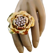 Vintage Rhinestones Gold Tone Ring Cocktail Large Flower Stretch Band - $222.06 MXN