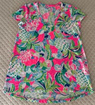 Lilly Pulitzer Etta V-Neck T-Shirt Raise The Bar Pink Pineapple Size S NWOT - $29.98