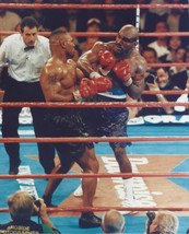 Mike Tyson Vs Evander Holyfield 8X10 Photo Boxing Picture Exchange Punches - £3.94 GBP