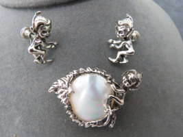 Christmas Elf Brooch Earrings Set Silver Plated Leaf Mother of Pearl Sto... - $62.99
