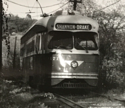 Port Authority Pittsburgh Railways PRT PAAC #1717 Shannon Drake Streetcar Photo - £7.57 GBP
