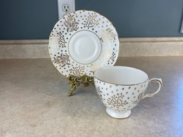 Queen Anne Gold Floral Leaf Pattern Fine Bone China Tea Cup And Saucer Set - £11.15 GBP