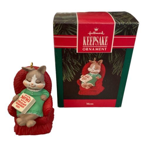 Primary image for 1992 Hallmark Keepsake Ornament Mom Bunny In Chair “Mom’s Christmas Memories”