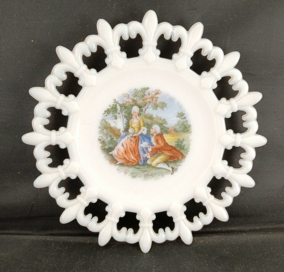 Vintage Westmoreland Fleur De Lis 7&quot; Milk Glass Plate George &amp; Martha Wa... - $16.00