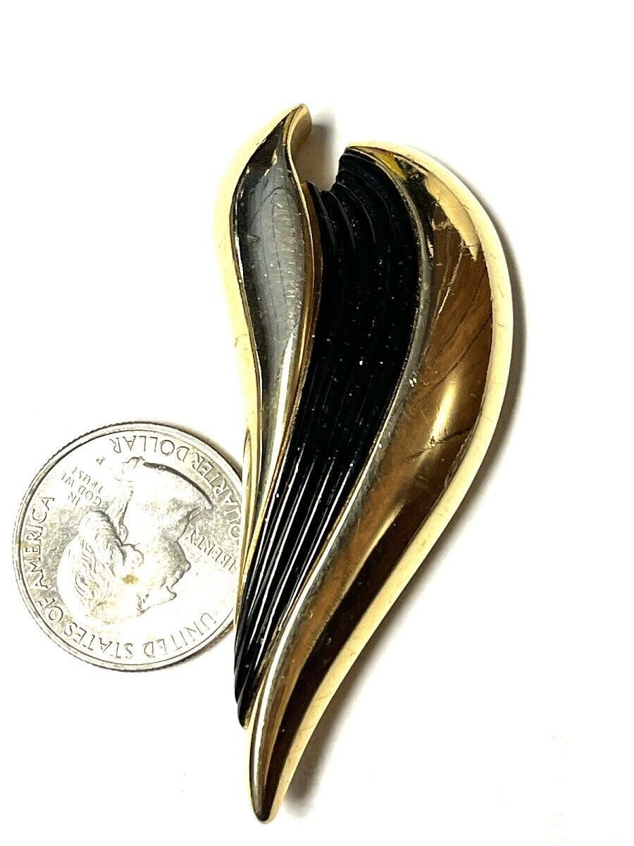 JEWELRY PIN 1 &quot; X 2  3/4&quot; LTH 1 1/4&quot; FEATHER/LEAF SHAPE W/BLK CENTER STR... - $2.00