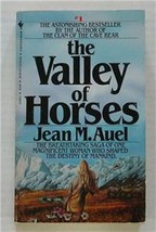 Earth&#39;s Children VALLEY OF HORSES Book 2 by Jean M. Auel 1983 Vintage SC - £9.56 GBP