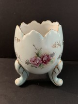 Vintage Porcelain 3-Footed Cracked Egg Pink Roses/Gold Accents Inarco 6/911-3 - $10.00