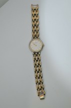 Seiko V700-6379 Quartz Analog Ladies Watch New Battery Runs great &#39;&#39;GUARANTEED&#39;&#39; - £17.08 GBP