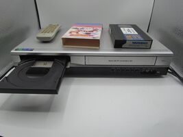 Zenith XBV-713 DVD Player / Video Cassette Recorder VCR W/ Remote ONLY V... - $463.47 MXN