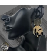 Womens Cream Black Tortoise Shell Design Geometric Post Back Dangle Earr... - $16.47 CAD