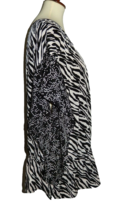 Lane Bryant Women&#39;s 18/20 Blouse Top Flutter Knit Pullover Black &amp; White - £15.92 GBP