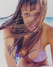 Tyra Banks Signed Autographed Glossy 8x10 Photo - COA Holograms - $39.99