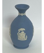 Vintage Wedgwood Jasperware 4.75” Pottery Blue/White Flower Angel Vase E... - $383.58 MXN
