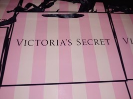 Victoria&#39;s Secret MEDIUM Glossy Paper Shopping Gift Bags - Pink Stripe 3pk  - £9.68 GBP+