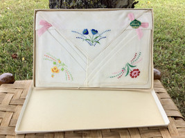 Antique Set of Irish Linen Embroidered Handkerchiefs in their original box  - £23.53 GBP