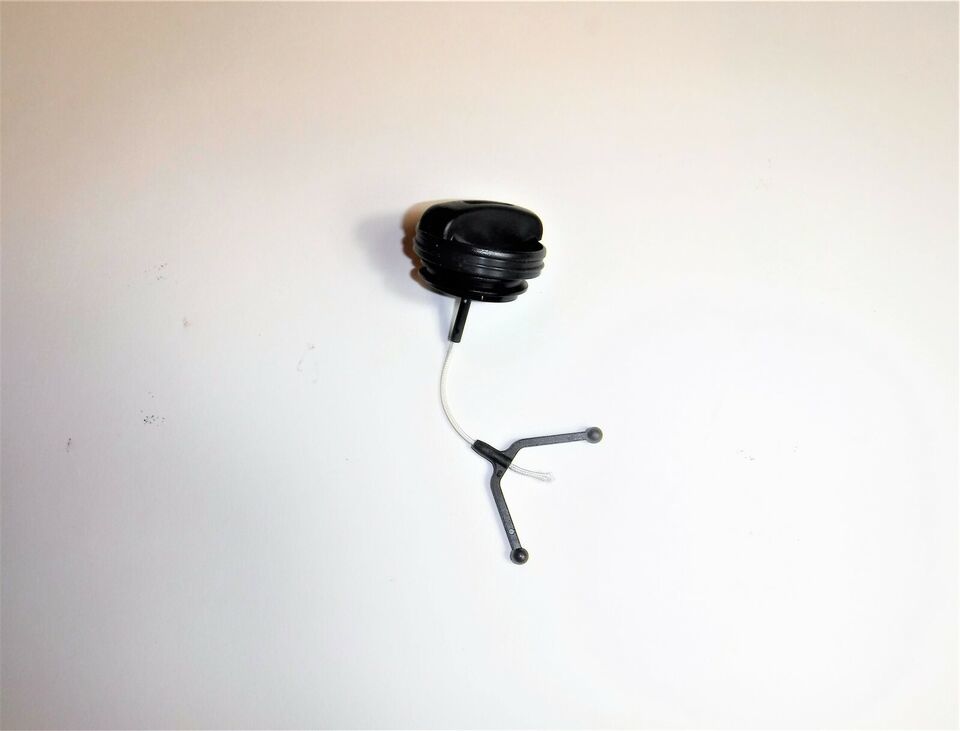 Jonsered CS 2250 Chainsaw Bar Oil or Fuel / Gas Cap - OEM - $12.95