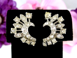 Rhinestone CURVE EARRINGS Vintage Feather Fans Screw Back Silvertone - £15.20 GBP