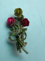Vintage Small Pink Yellow Red Enamel Three Dimensional Rose Bouquet Goldtone Pin - £8.86 GBP