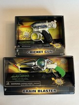 Universal Studios Men In Black Replica Cricket Gun &amp; Brain Blaster Bundle NEW - £40.30 GBP
