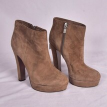 BCBGeneration Joesana Women&#39;s Suede Heel Size 7B 37 - $45.60 CAD