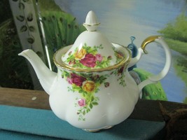 Royal Albert England Old Country Roses Teapot - Coffee Pot - Pick 1 - £105.50 GBP