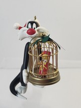 Hallmark Keepsake Ornament Looney Toons Sylvester’s Bang-Up Gift 2000 Tweety - £8.33 GBP