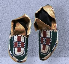 Powwow Old American Style Leather Handmade Beaded Moccasins Beaded Shoes MCN105 - £318.94 GBP