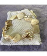 Mother of Pearl Shell Stretch Bracelet - $8.11 CAD