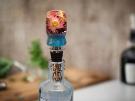 Botanical Bottle Stopper - Sky Blue Resin with Dried Recycled Daisy Flow... - $44.99