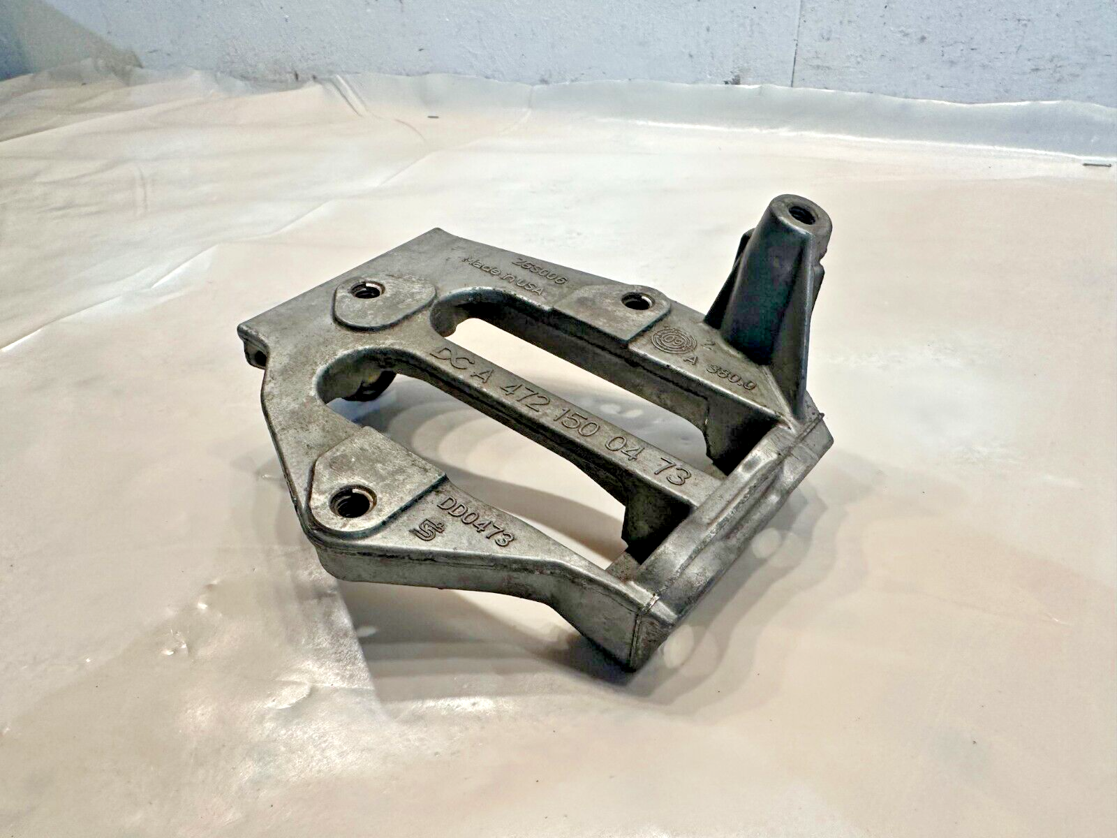 Detroit DD13 DD15 Engine Fuel Doser Valve Bracket A4721500473 A47-21500-... - $41.73