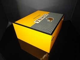 Cigar Wood Humidor Measures 10.25" L x 8.75" W x 4.25" 25 Ct NIB image 12