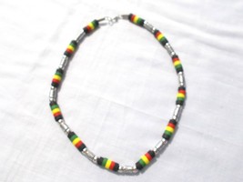 REGGAE RASTA COLORS AND SILVERTONE STRAND BEADED 18&quot; NECKLACE LOBSTER CLAW - $137.81 MXN