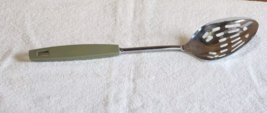 Vintage Ekco Slotted Serving Spoon Avocado Green Plastic Handle Kitchen ... - $226.16 MXN