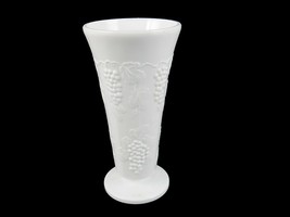 Milk Glass Footed Vase, Cone Shape, Indiana Glass Harvest Colony Grapes &amp; Leaves - £11.44 GBP