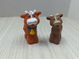 Fisher Price Little People farm Cow lot 2 orange-brown and tan brown bab... - $8.90