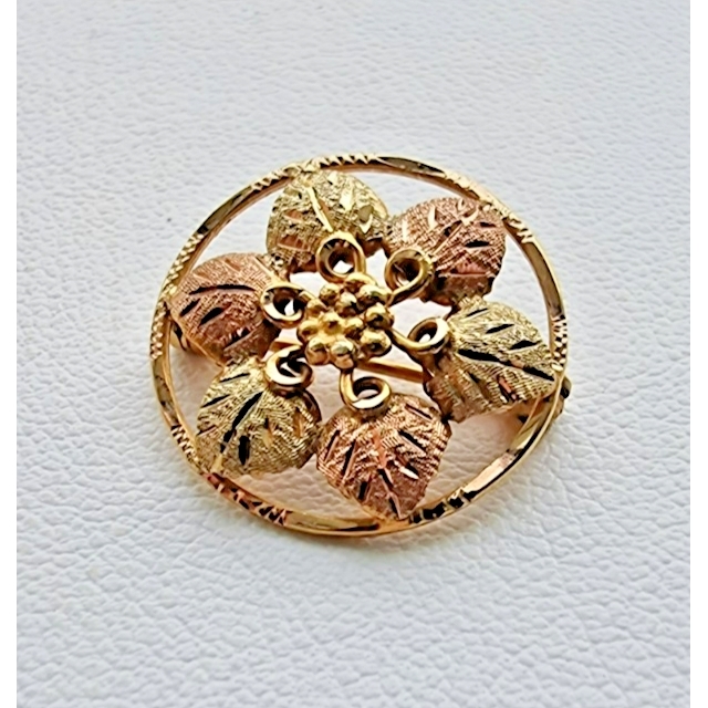 BLACK HILLS 10K YELLOW AND ROSE  and GREEN GOLD FLOWER LEAVES BROOCH PIN AT Item image 3