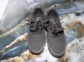 VANS ALL BLACK KIDS SIZE 12 SHOES  RN 721356 - $26.68