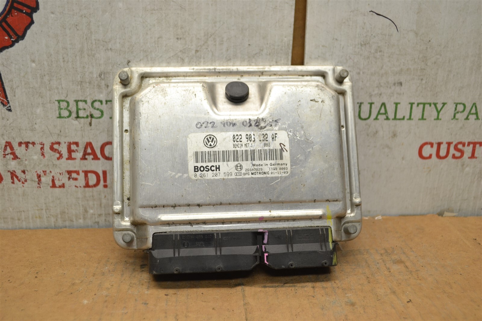 2002-03 Volkswagen Eurovan Engine Control Unit ECU 022906032AF Module 81... - $171.49