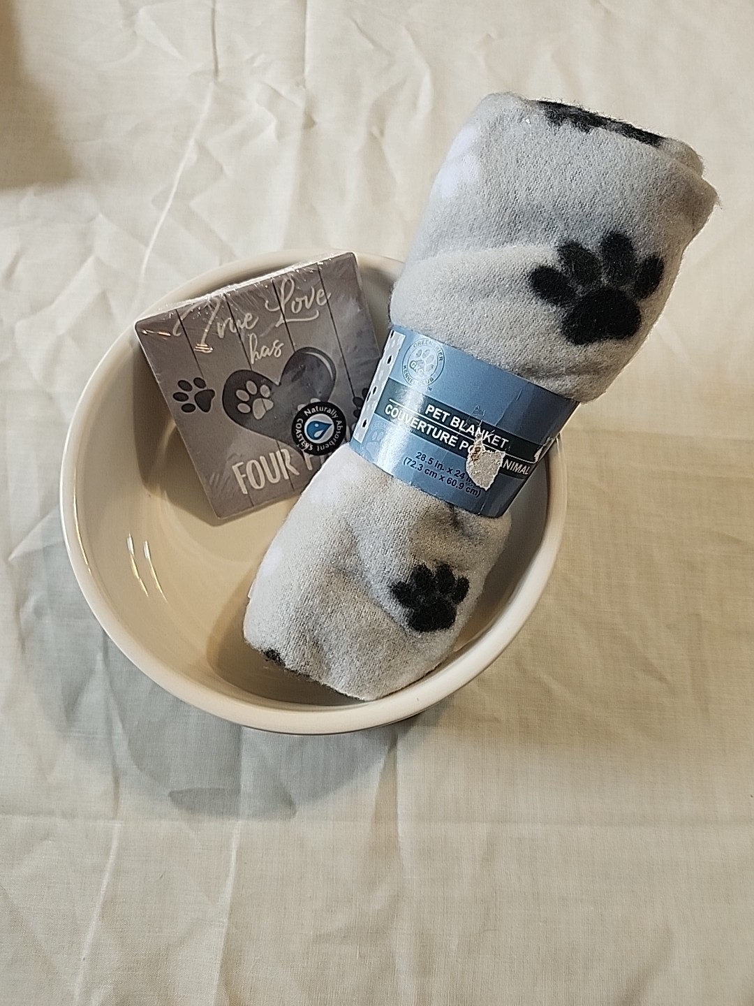 Boots &amp; Barkley Pet Bowl 6 cups/48 oz Blue &amp; White With Blanket &amp; Magnet - $19.54