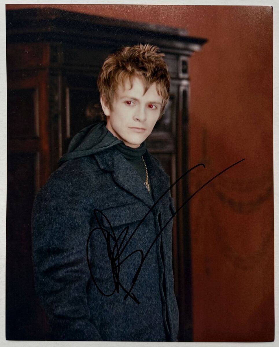 Charlie Bewley Autographed &quot;Twilight&quot; Glossy 8x10 Photo - $40.43 CAD