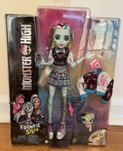 Monster High Frankie Stein Fashion Doll with Streaked Hair, Accessories ... - £15.62 GBP