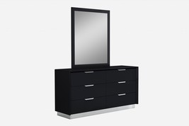 63 X 19 X 32 Gray Double Dresser - $39,236.55 MXN