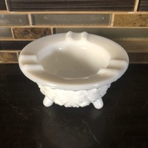 FENTON Daisy &amp; Button Footed White Milk Glass Ashtray Trinket Dish - $12.32 CAD