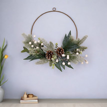 19&quot; Faux Greenery And Pinecone Wreath - $2,435.90 MXN