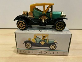 Ford Model T Vintage Diecast Car   2 1/2 Inches #304 - $5.94