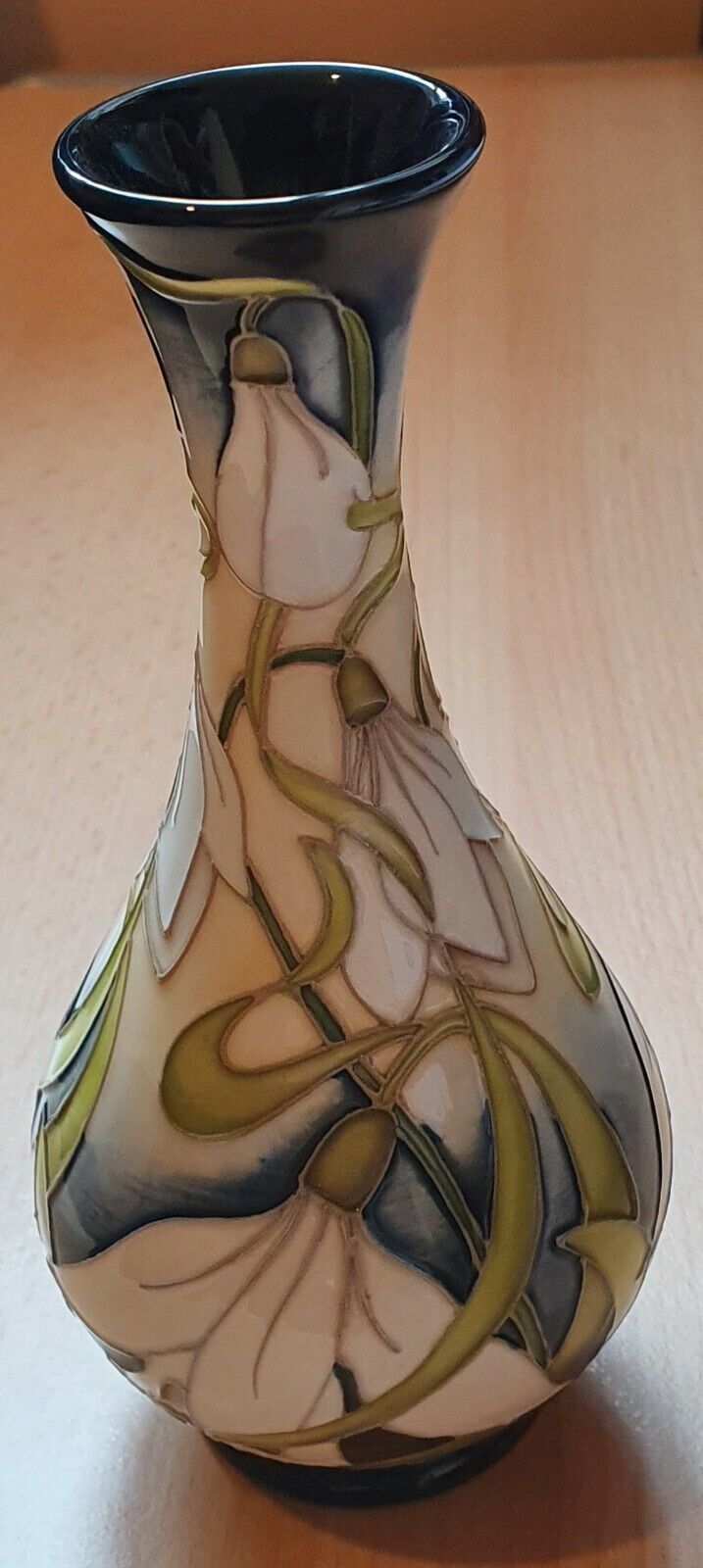 Moorcroft Pottery - Green Brush - Limited Edition 25 - height 15 cm - $500.25
