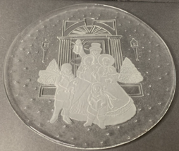 Vintage Frosted Glass Christmas Collector Plate Christmas Carolers Design 13 In - £6.37 GBP