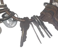 Lot Vintage Keys & Padlocks Mixed Metal Key Rings Antique Skeleton Key Set 4lbs image 9